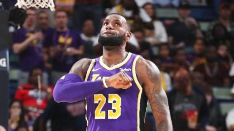 标题： 2025-26赛季NBA季后赛首轮G4前瞻 湖人赛点遇火箭背水一战